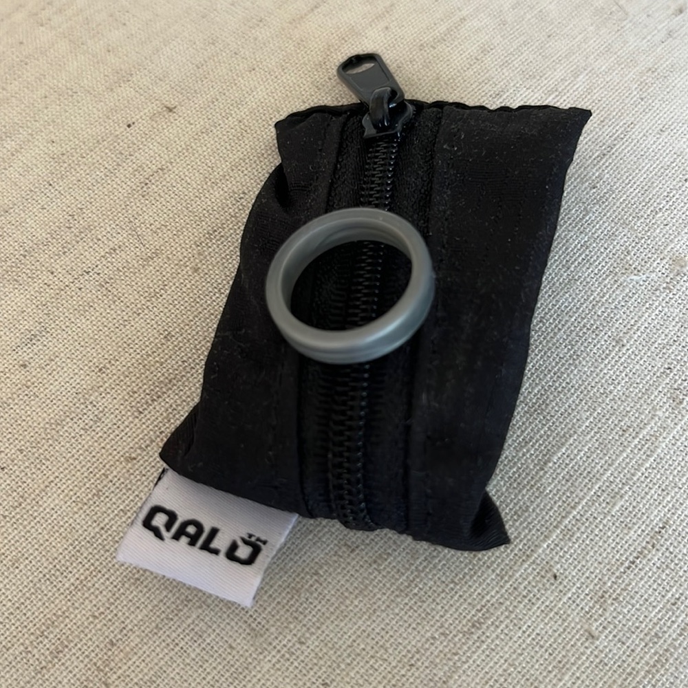 QALO Women’s Gray Ring